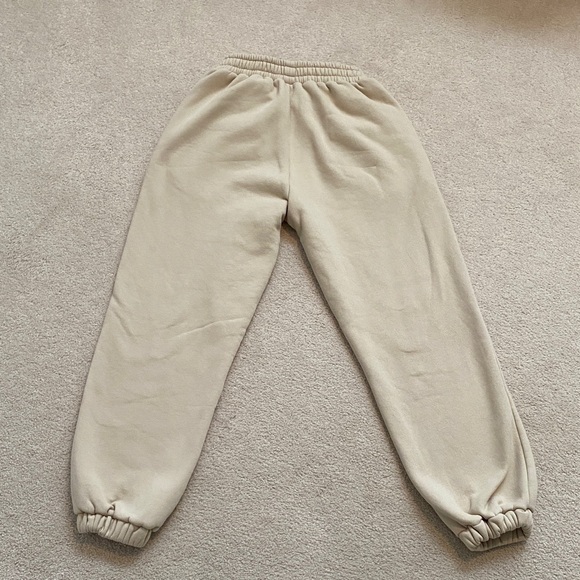 Comfrt Beige Hoodie and Sweatpants Set - Unisex - Picture 14 of 16
